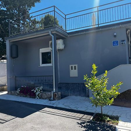 Holiday House Lara Starigrad Paklenica Buitenkant foto