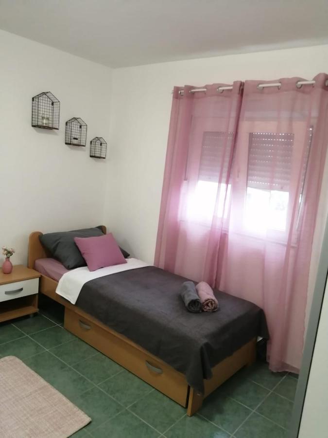Holiday House Lara Starigrad Paklenica Buitenkant foto