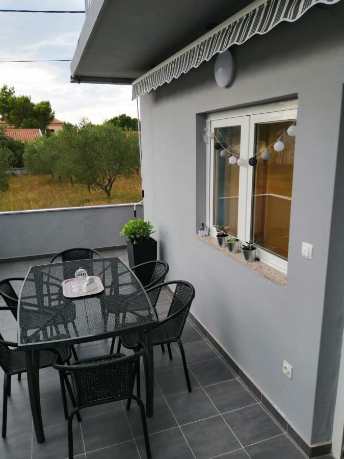 Holiday House Lara Starigrad Paklenica Buitenkant foto