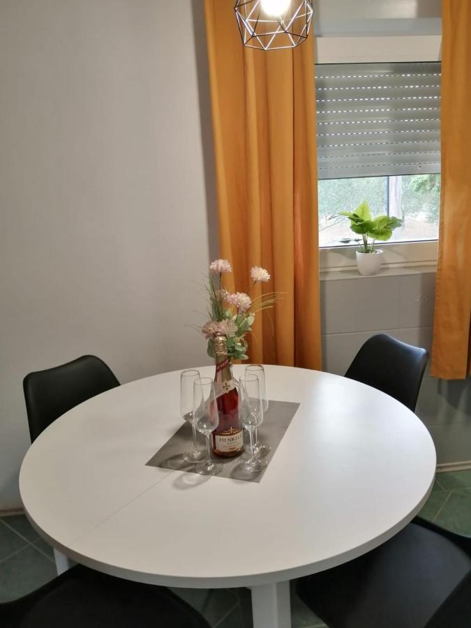 Holiday House Lara Starigrad Paklenica Buitenkant foto